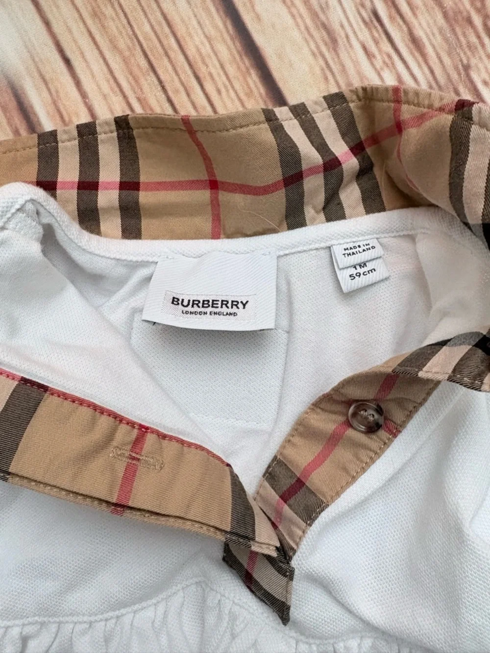 Burberry White Baby Dress with Iconic Beige Check Accents - Picture 2 of 5